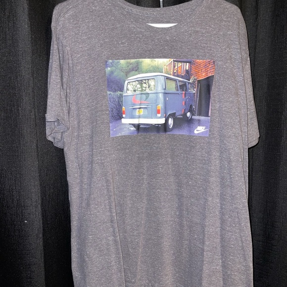 Nike Short Sleeve T-shirt - Picture 1 of 1
